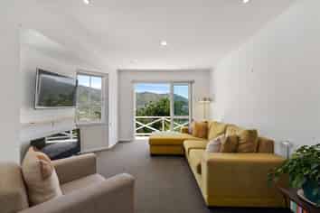 24A Parklands Drive, Karori