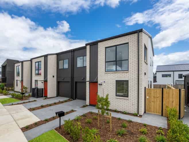 49 Nga Pona Toru Road, Flat Bush