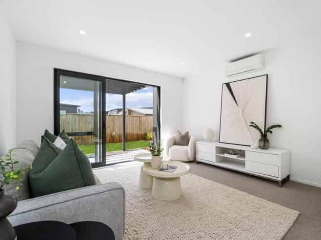 49 Nga Pona Toru Road, Flat Bush