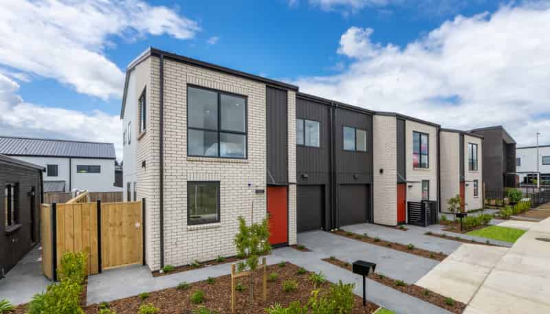 49 Nga Pona Toru Road, Flat Bush