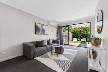 65 Glidepath Road, Hobsonville