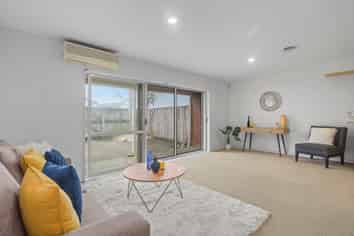 2/23 Charlenne Close, Ranui