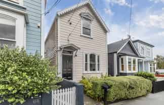 62 Elizabeth Street, Mount Victoria