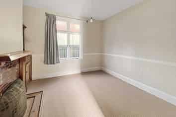 16 Edgeware Road, Saint Albans