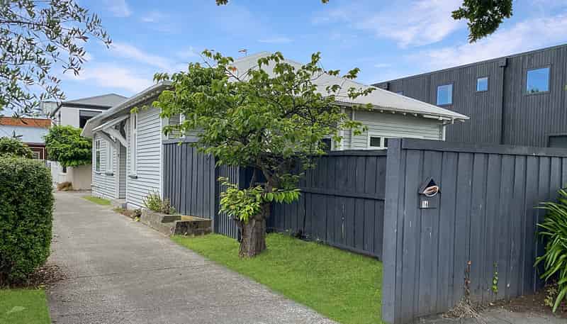 16 Edgeware Road, Saint Albans