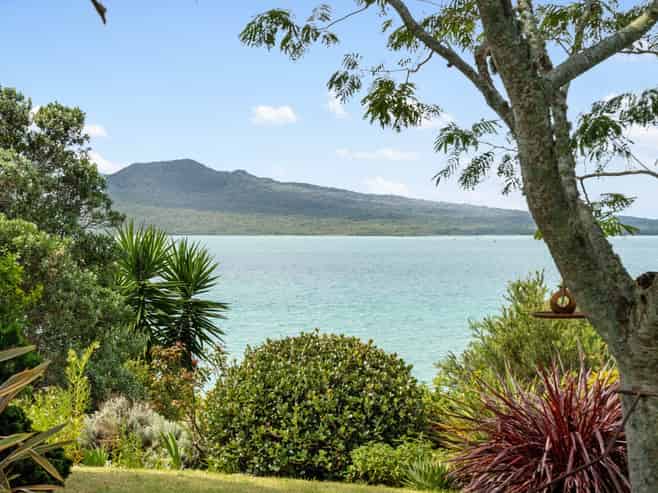 120 Vauxhall Road, Devonport