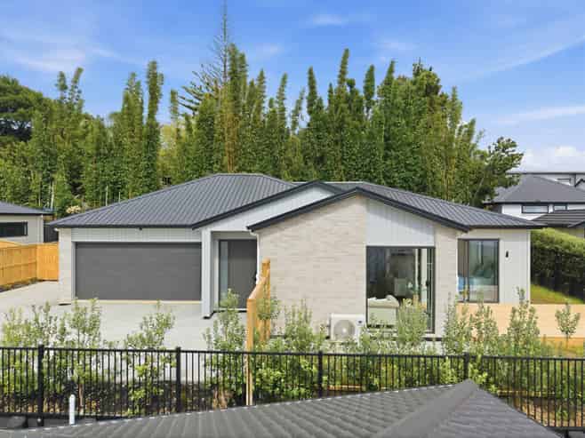 16 Rongoa Maori Way, Pukekohe