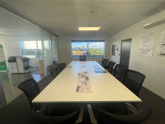 A grade office + 8 carparks!