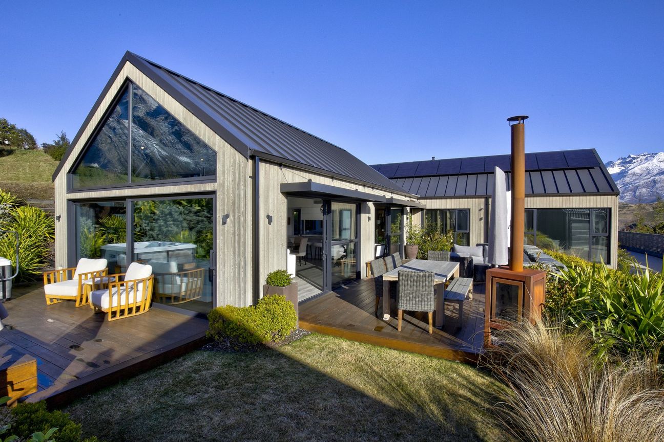 Remarkable Views, Remarkable Living - Fler