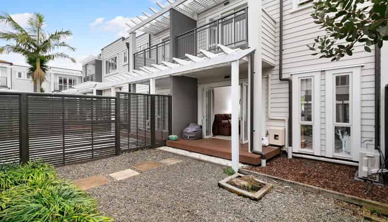 12/218 Green Lane West, Epsom