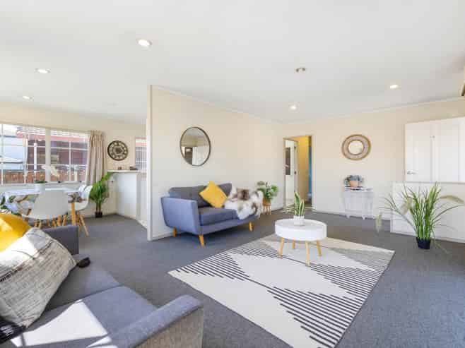 17 & 17A  Heathridge Place, Burswood