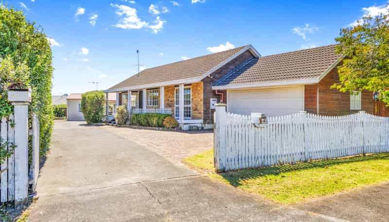 17 & 17A  Heathridge Place, Burswood