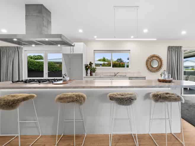 10 Sutton Avenue, Clive