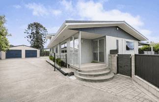 10 Sutton Avenue, Clive