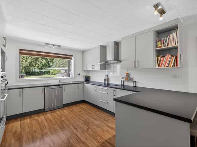 32 Scarlet Oak Drive, West Melton