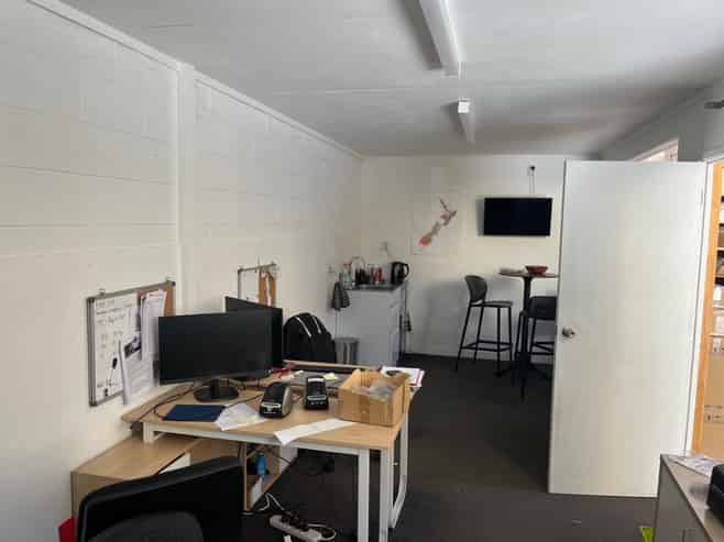 Great Warehouse, Great Yard, Great Value!