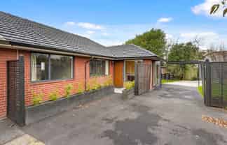 4/104A Idris Road , BRYNDWR