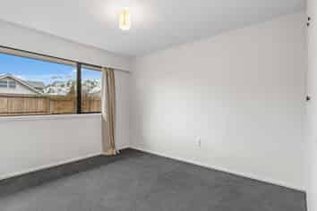 4/104A Idris Road , BRYNDWR