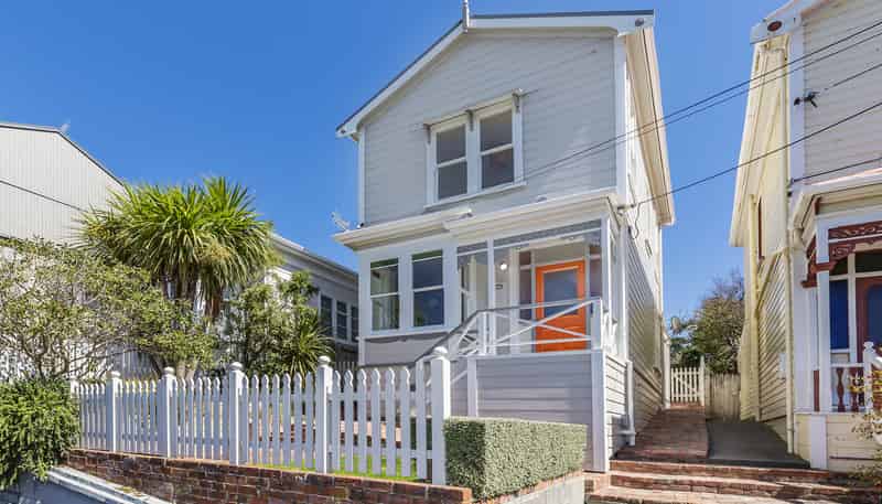 8 Stanley Street, Berhampore