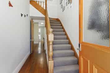 8 Stanley Street, Berhampore