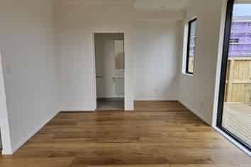 Auckland - Address withheld