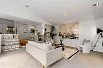 21 Chamberlain Road, Karori