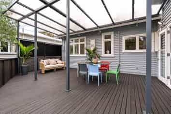 21 Chamberlain Road, Karori