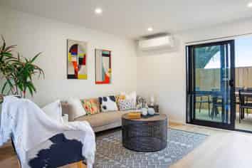 28B Mckinstry Avenue, Mangere East