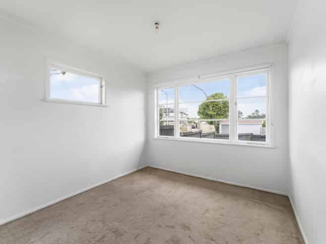 64a McLean Avenue, Papatoetoe