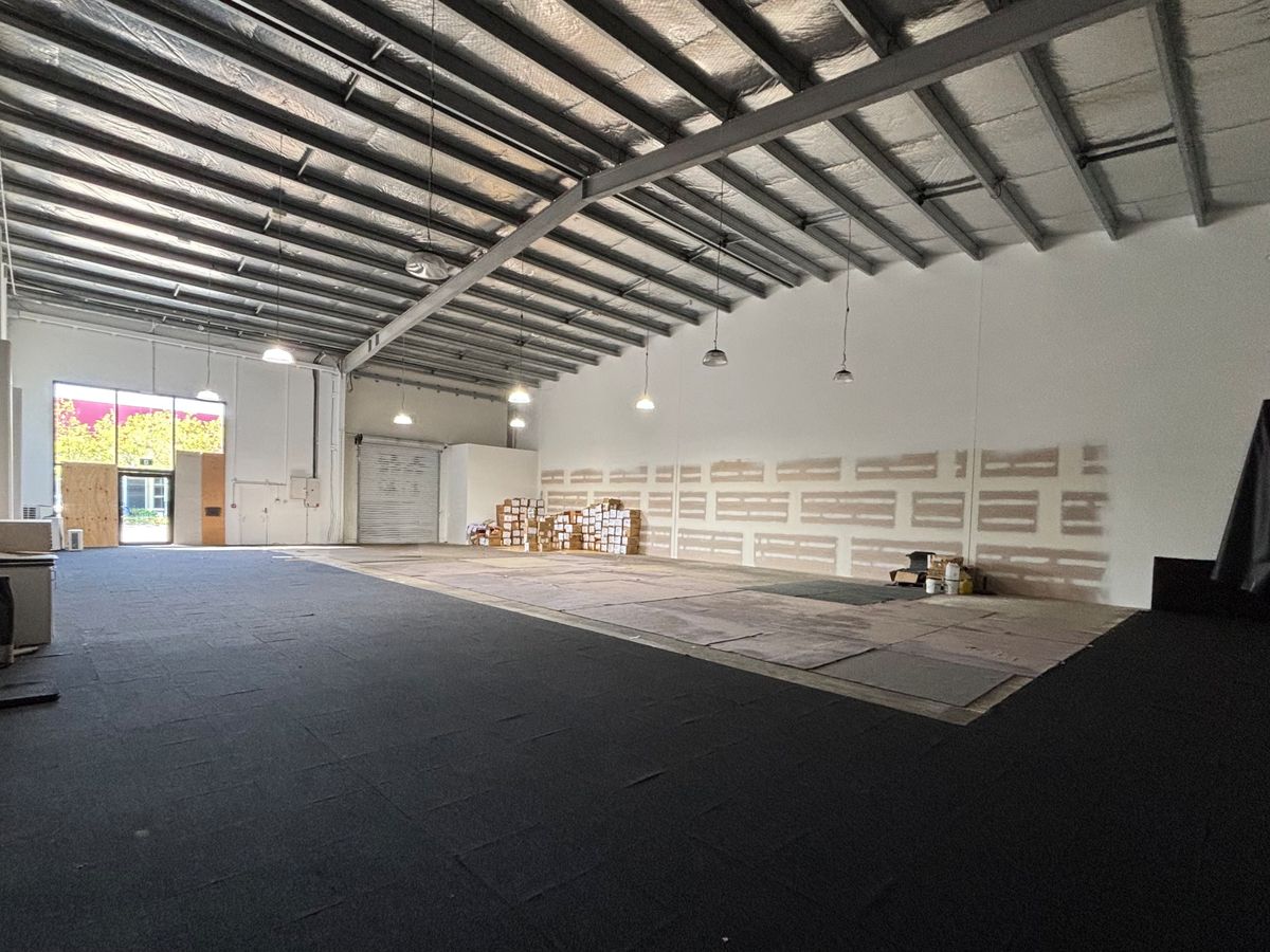Retail Space between Rebel Sport & Golf Warehouse – pohled 3