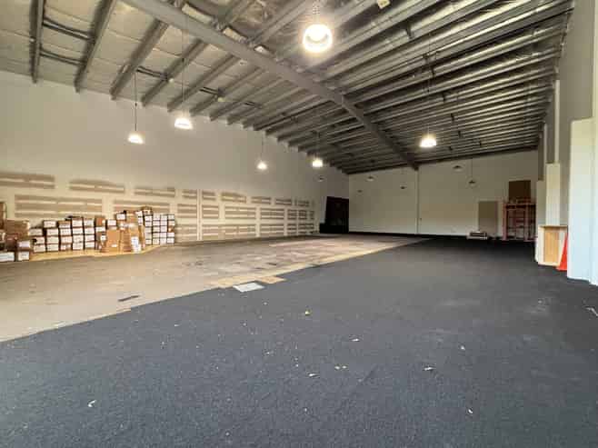 Retail Space between Rebel Sport & Golf Warehouse