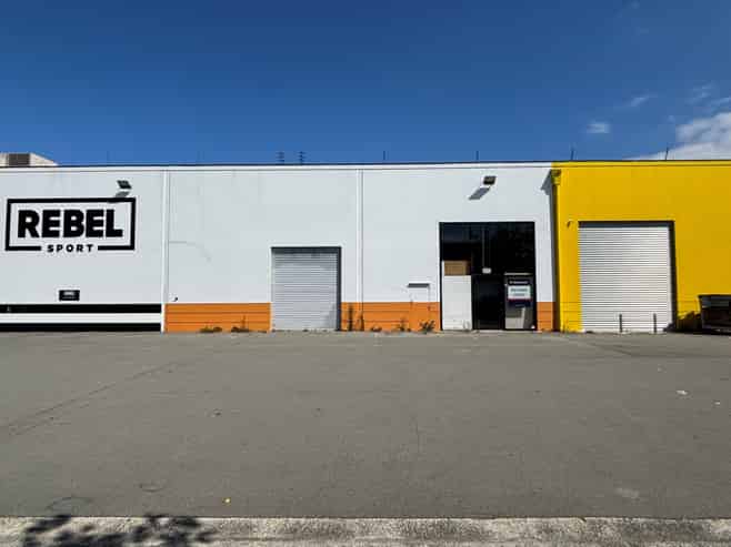 Retail Space between Rebel Sport & Golf Warehouse