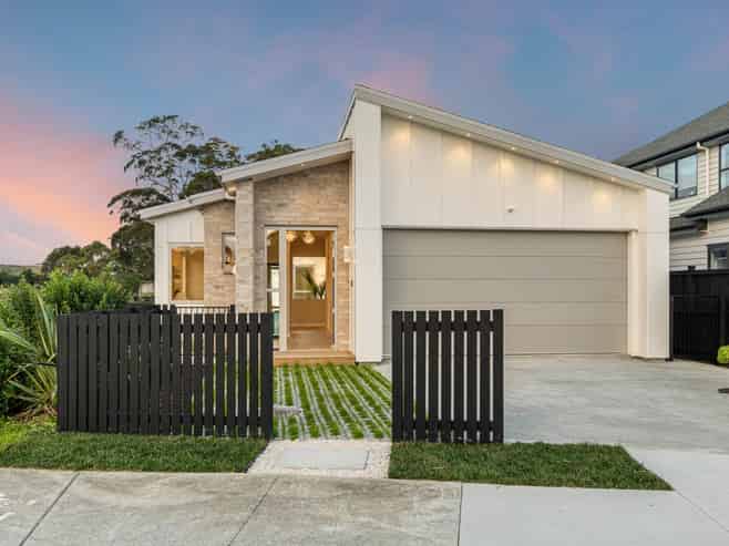 18 Puruatanga Road, Millwater