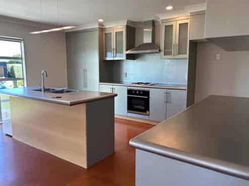 12 Tohora Crescent, Omaha