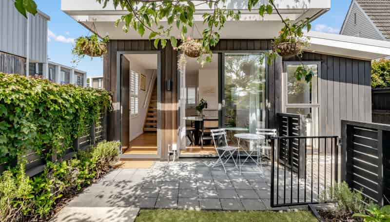 1/4 Glen Atkinson Street, St Heliers