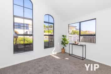 36B Kentwood Drive, Woodridge