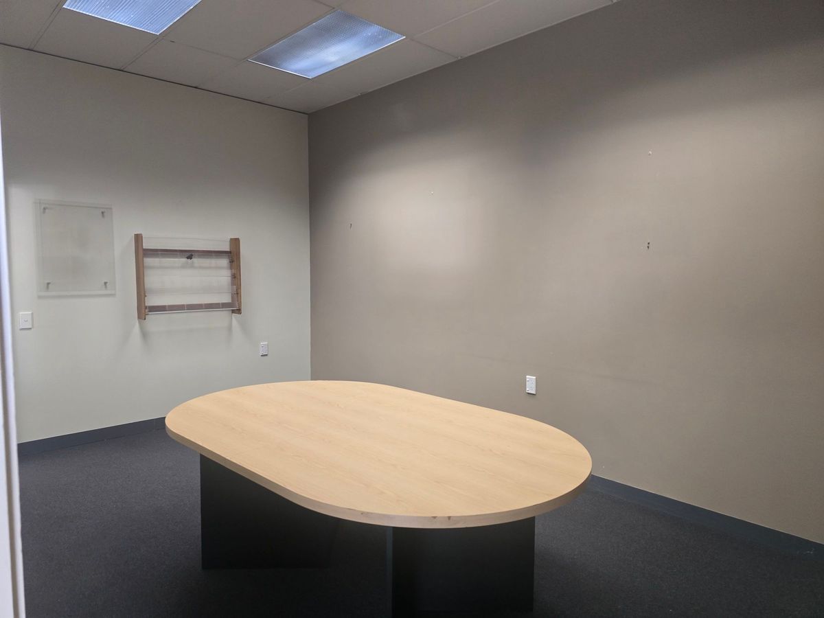 Prime Professional Services Office Space for Lease - Mehr