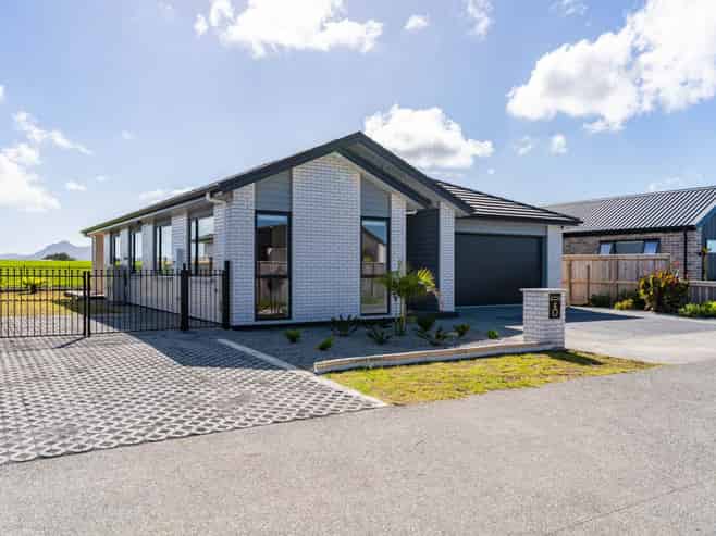 12 Korimako Lane, One Tree Point