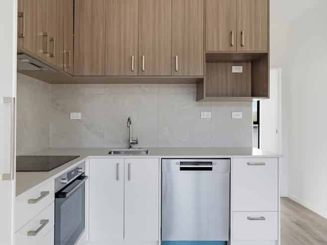 9/233 Great North Road, Henderson