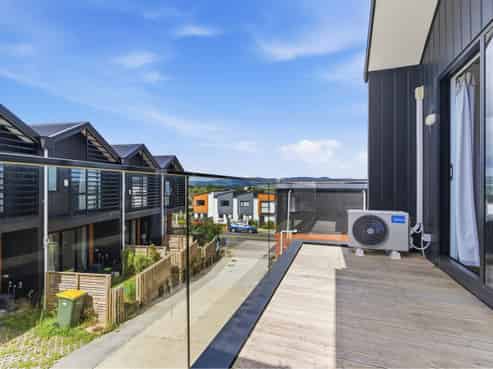 9/233 Great North Road, Henderson