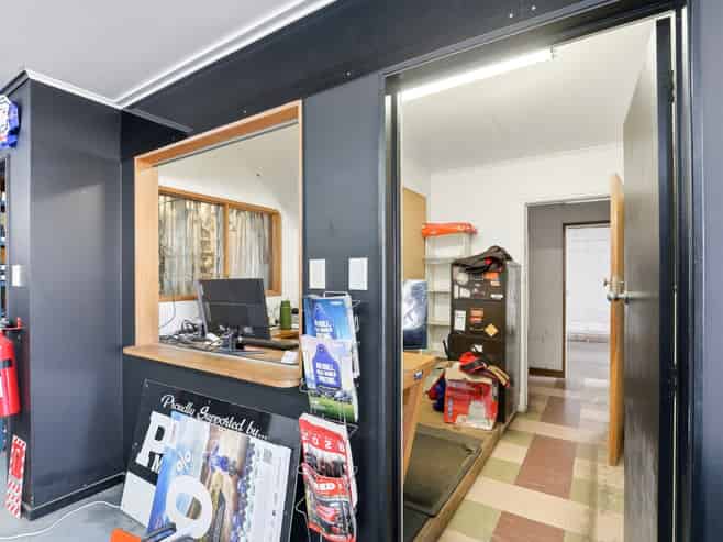 Street to street commercial opportunity