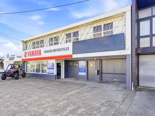 Street to street commercial opportunity