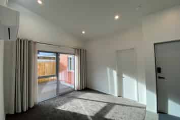 2/168 Condell Avenue, Papanui