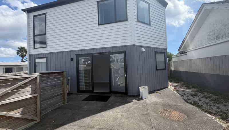 8 Whangamaru Way, Papakura