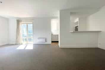 2A/18 Joseph Banks Terrace, Newmarket