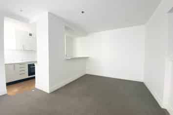 2A/18 Joseph Banks Terrace, Newmarket