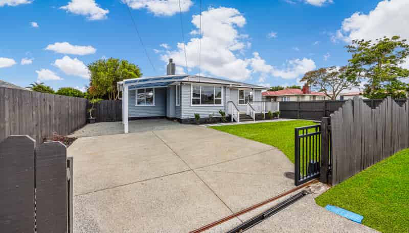 114 Old Wairoa Road, Papakura