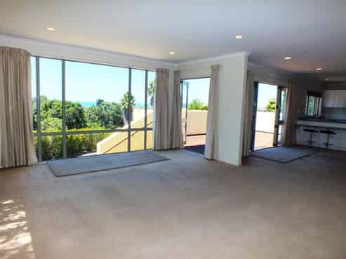 2 Gulf Harbour Drive, Gulf Harbour