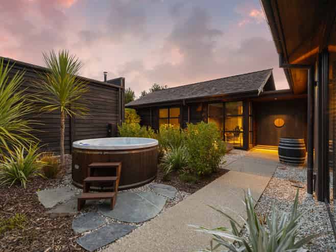 7 Reading Court, Jacks Point