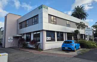 High‑Profile Bank Street Office Space